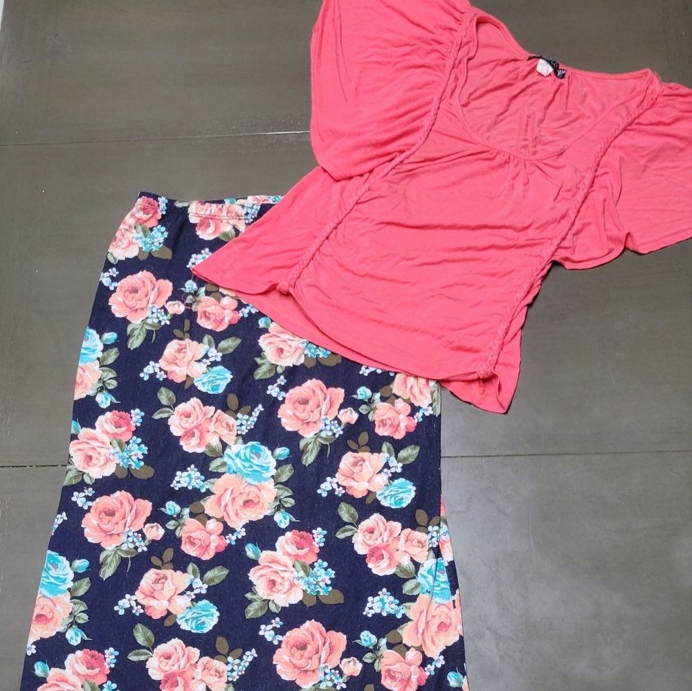 Women's Skirt (Large)
